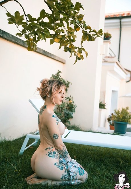 Ninaq star nudes photo