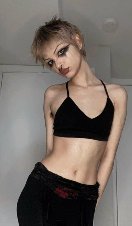 salemsuxxx pornstar high quality image