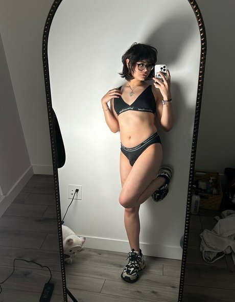 popular free onlyfans erotic image