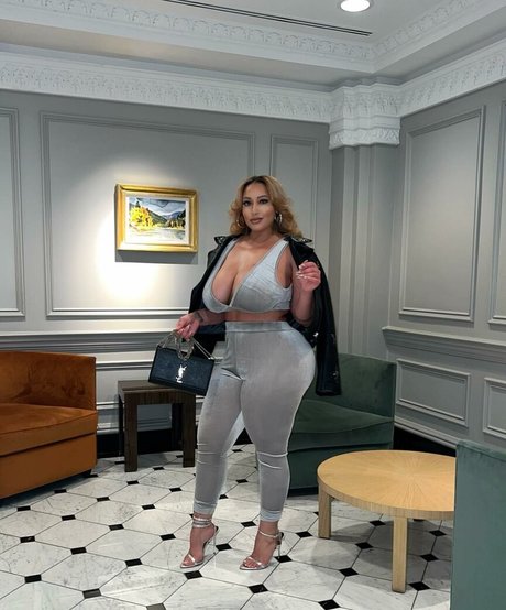 Tylea pretty pornstar photo