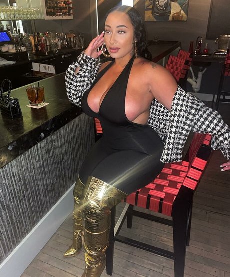 Tylea sexy actress galleries