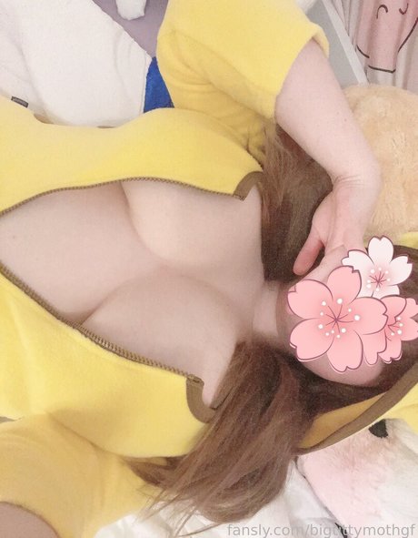 bigtittymothgf best model photos