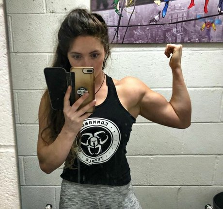 Sophia Ellis erotic actress pic