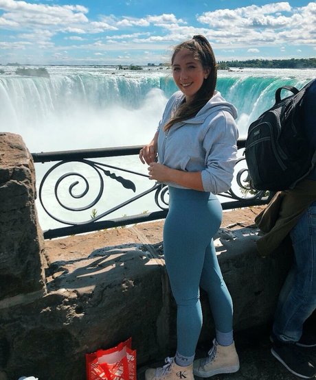 Sophia Ellis pornographic star archive