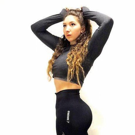 Sophia Ellis pretty star photo