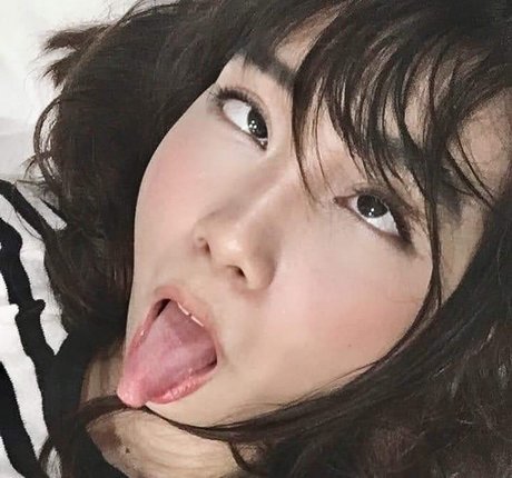 Ava Senpai model hd pics