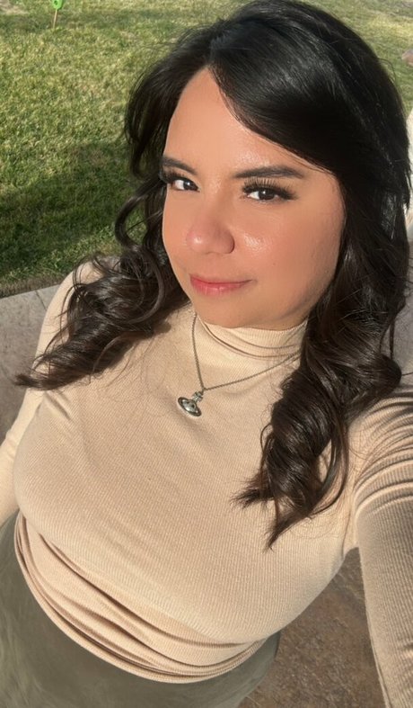 poutybabyt nice actress image