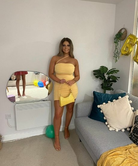 Millie C model porn pictures