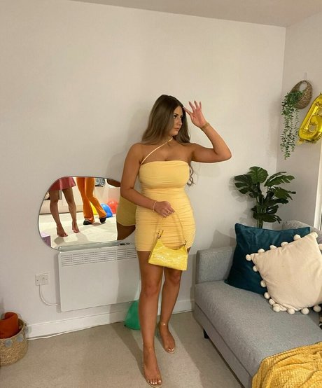 Millie C pornstar nude photo