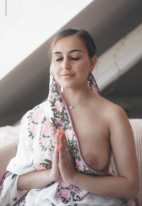 Yasmeena Ali hot pornstar img