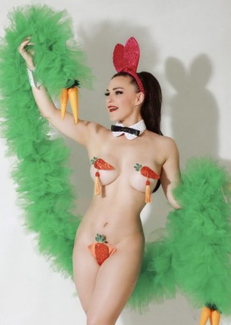 Kate Errington model art pictures