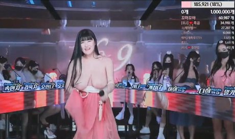 Pandaex porn model image