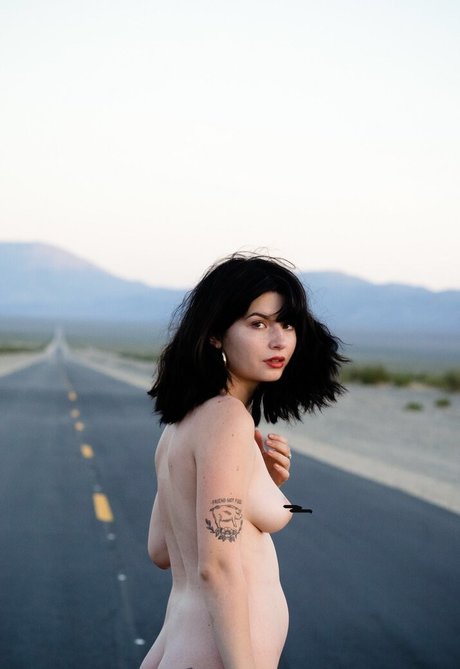 Willow Avalon model beautiful picture