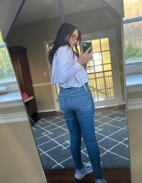 RandomJocelyn nude pornstar pics