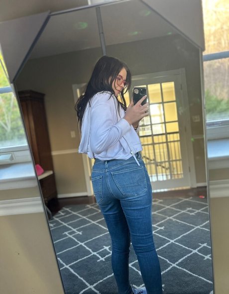 RandomJocelyn pornstar pretty img