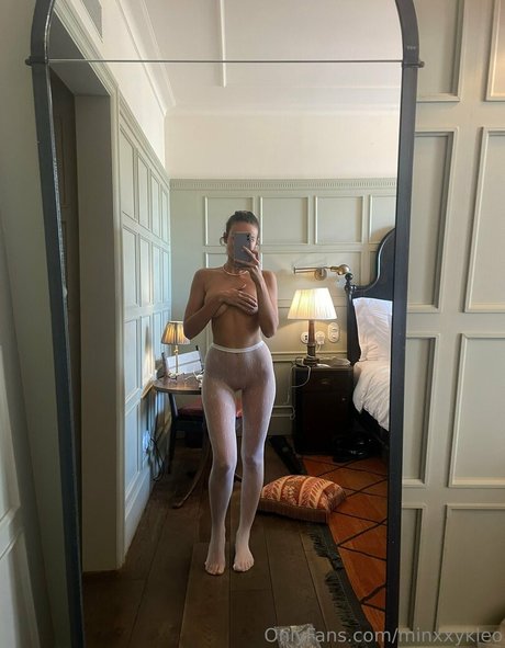 mialarelle model pretty pictures