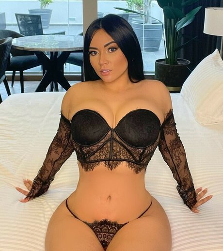 Carolina Pineda art pornstar pics