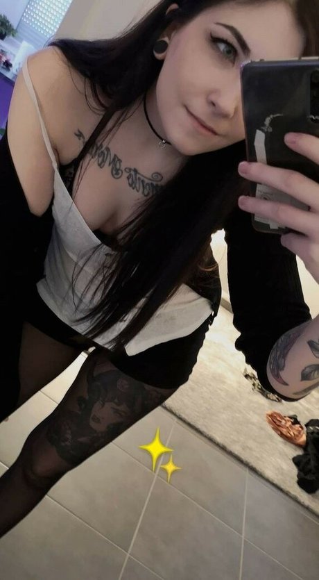 Saruei adult actress pic