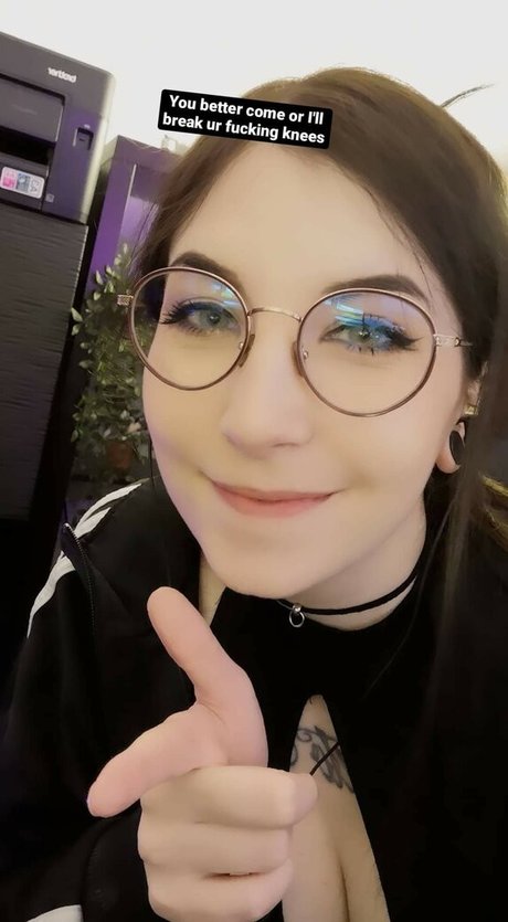 Saruei naked star pics