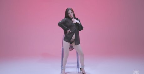 yingxiu xyz erotic model archive