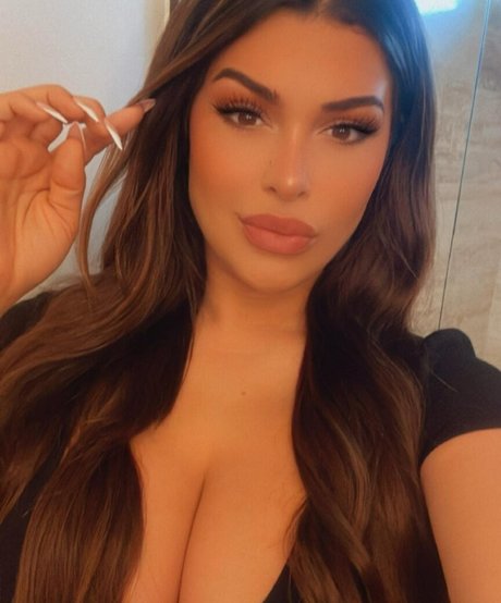 Bellegreyy porn star photos