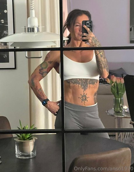 alpheratz model nude photos