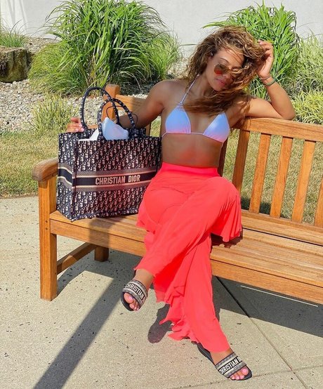 curvy lesbian onlyfans art nude photos