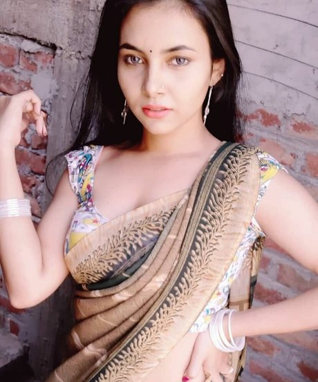 Aarohi Verma model erotic images