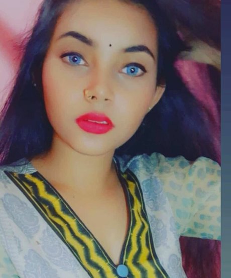 Aarohi Verma model adult image