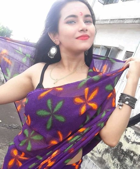 Aarohi Verma model hot img