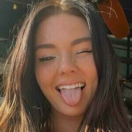 gabbiecarter00 sexy star pics