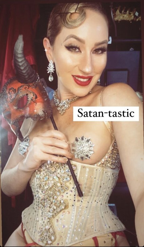 Robyn Adele Anderson star sex images