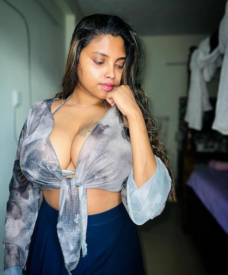 Elakkiya Rajendran model nice pics