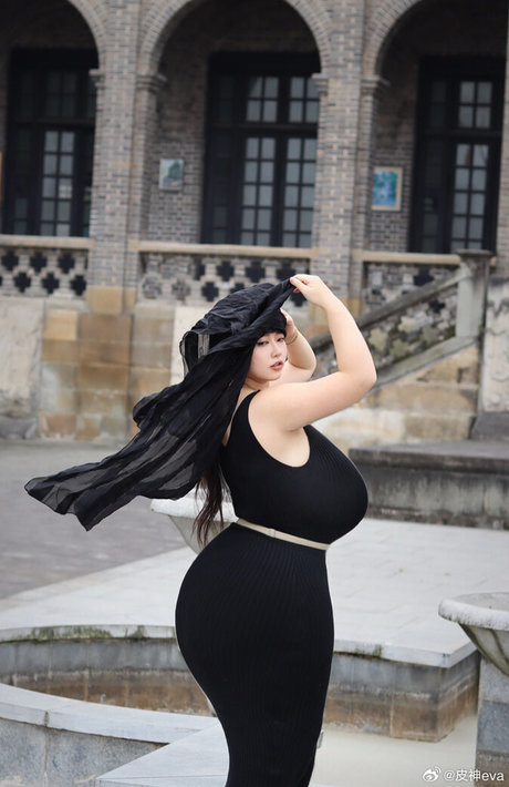 Pishen eva model naked image