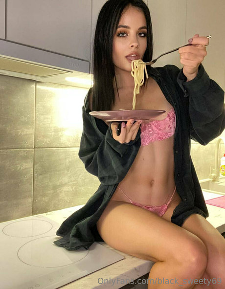 karinasweety69 pornstar hd pic