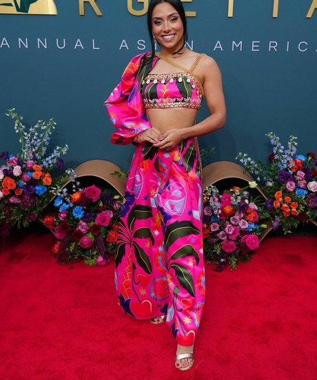 Michelle Khare model sexy img