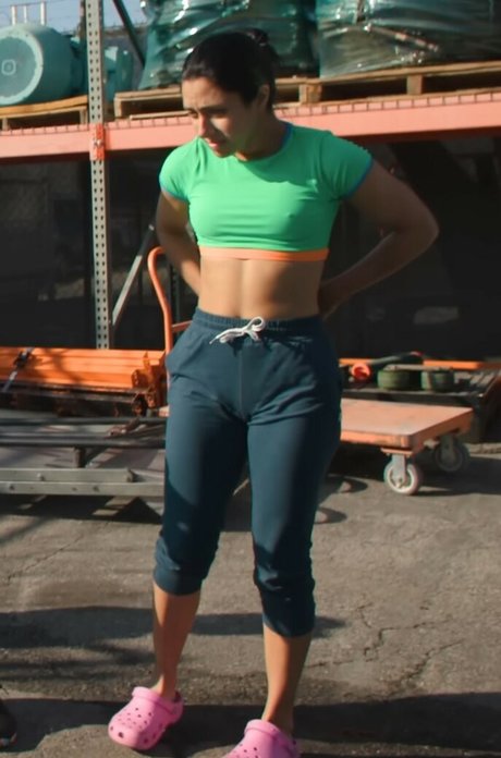 Michelle Khare model perfect img