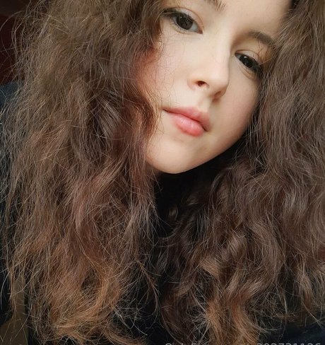 monamariaa hd actress images