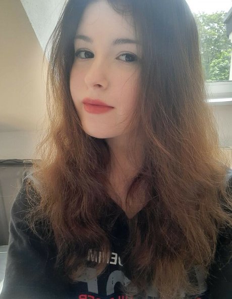 monamariaa high quality pornstar images