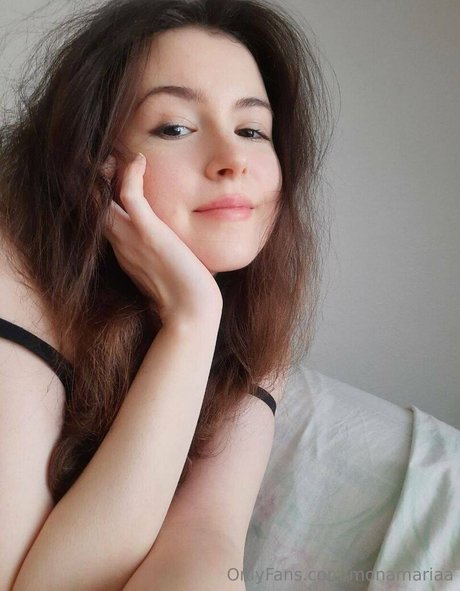 monamariaa exclusive model pics