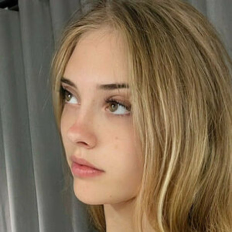 enya4u nude model image