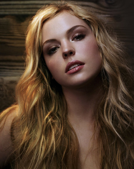 Agnes Bruckner star hot pictures