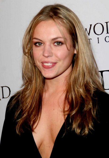 Agnes Bruckner profile pic