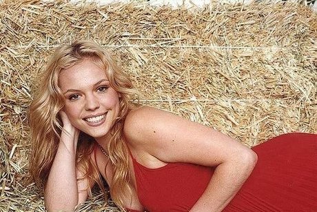 Agnes Bruckner star hot picture