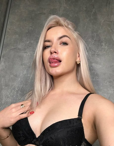 aaaaaaaaaa a pornographic model archive