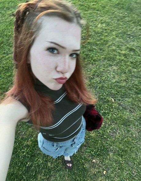 Tora Love porn model pic