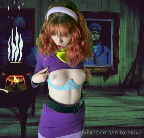 Tora Love model pics