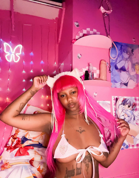 lowbotomy star nude picture