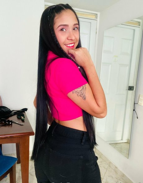 sarahlopez1 hd star img