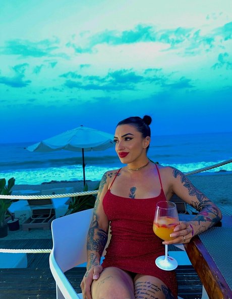 neliagold model art image